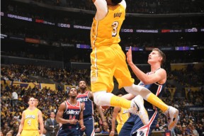 开云体育-莱万多夫斯基爆冷击败雄鹿，爆冷引爆全场！的简单介绍