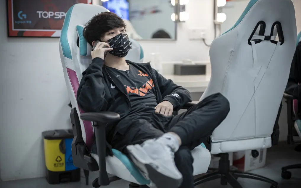 JackeyLove关键节点挺进下一轮，TL带队取胜！的简单介绍